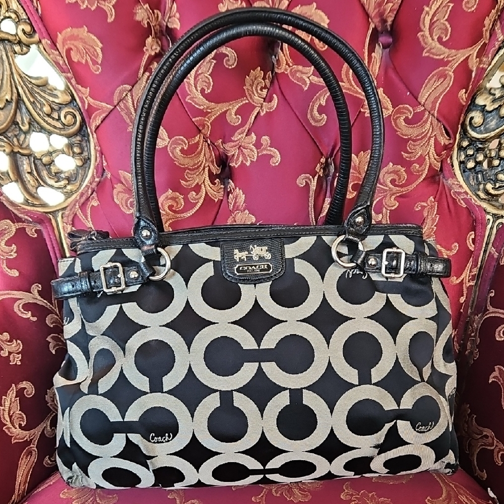 Coach Black and Cream Shoulder Bag